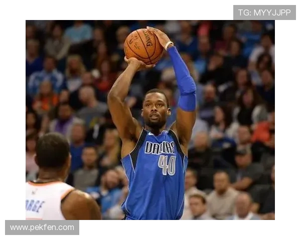 队友法尔孔盛赞布斯克茨为历史最佳5号位称其为沉默的领袖